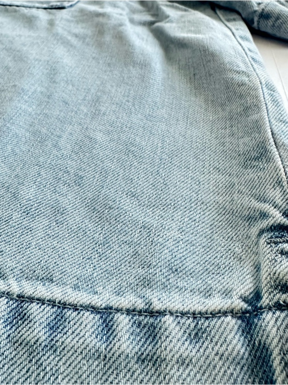 GAP UltraSoft Cropped Denim Shirt in Light Wash | XLT | NWOT - Picture 7 of 7
